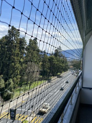 Balcon avec toile solaire