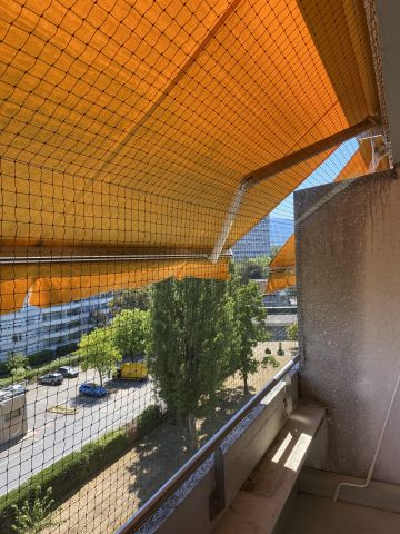 Balcon avec couverture