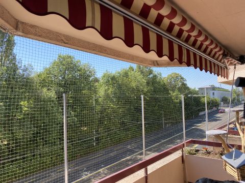 Balcon avec couverture