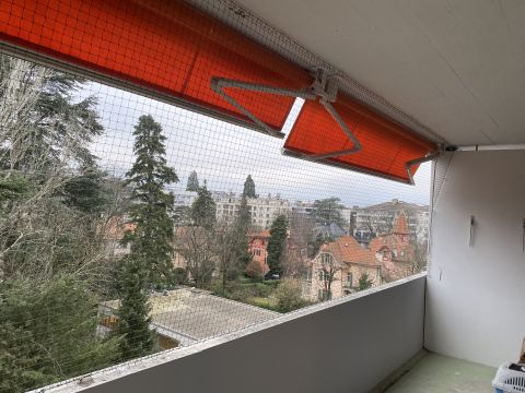 Balcon encastré avec toile solaire