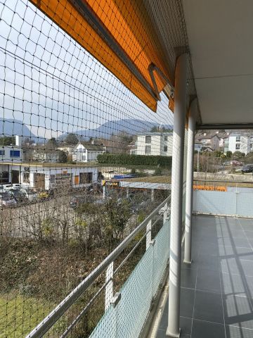Balcon encastré toile solaire