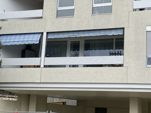 Balcon avec toile solaire