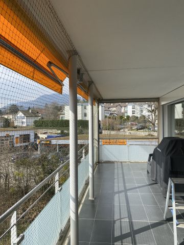 Balcon encastré toile solaire