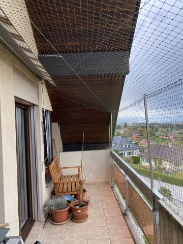 Balcon avec couverture