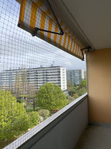 Balcon encastré avec toile solaire