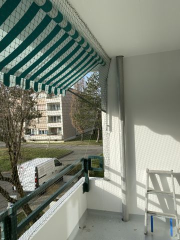 Balcon encastré avec toile solaire