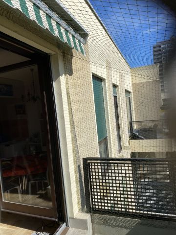 Balcon avec couverture