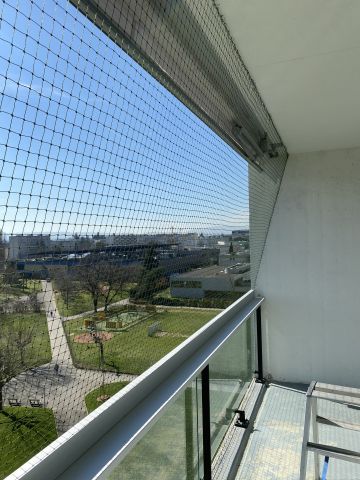 Balcon encastré avec toile solaire
