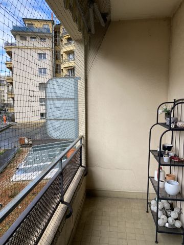 Balcon encastré avec toile solaire