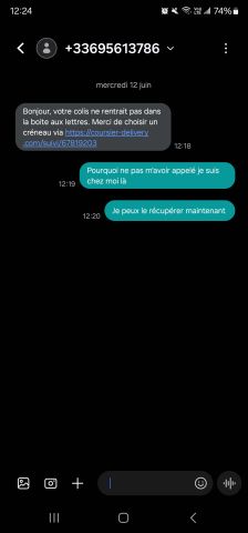 KC fenêtre derrière store dépliant