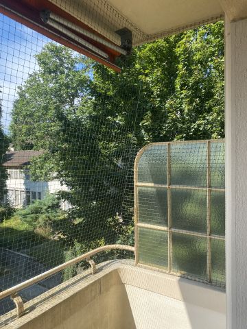Balcon encastré avec toile solaire