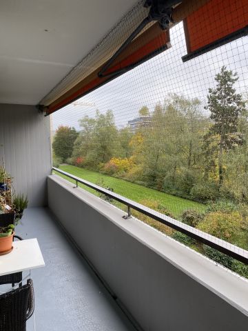 Balcon encastré avec toile solaire