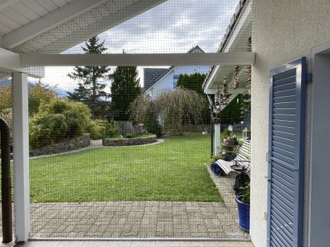 Terrasse couverte sous toit