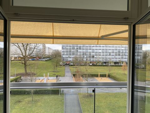 Balcon encastré avec toile solaire