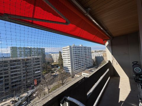 Balcon avec toile solaire