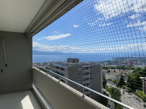 Balcon avec toile solaire