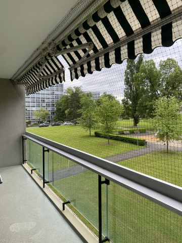 Balcon encastré avec toile solaire