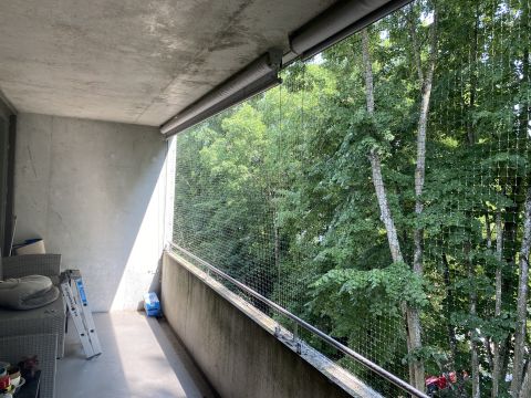 Balcon encastré avec toile solaire
