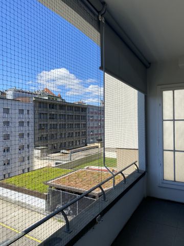 Balcon encastré avec toile solaire