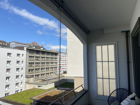 Balcon encastré avec toile solaire