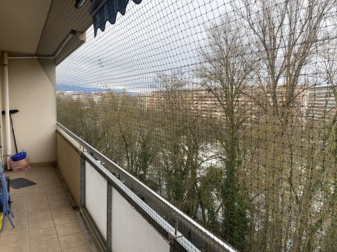 Loggia avec toile solaire