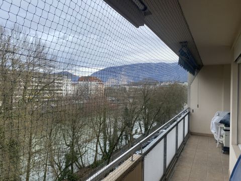 Loggia avec toile solaire