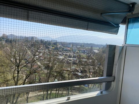 Balcon avec toile solaire