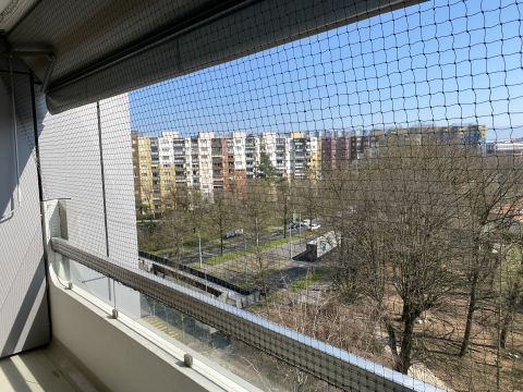 Balcon avec toile solaire