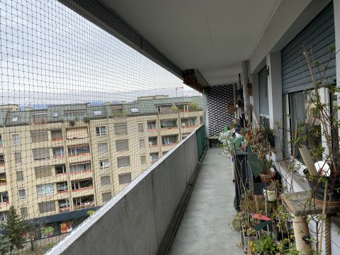 Balcon avec store