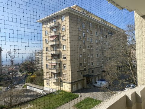 Balcon avec store