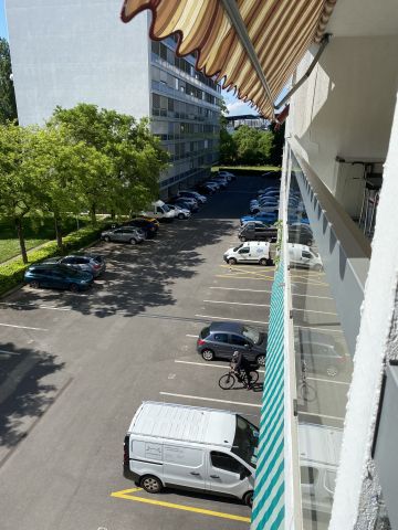 Balcon avec store