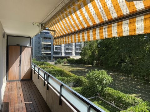 Balcon avec toile solaire