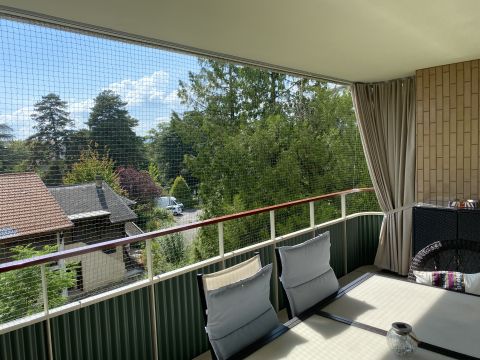 Balcon avec rideaux
