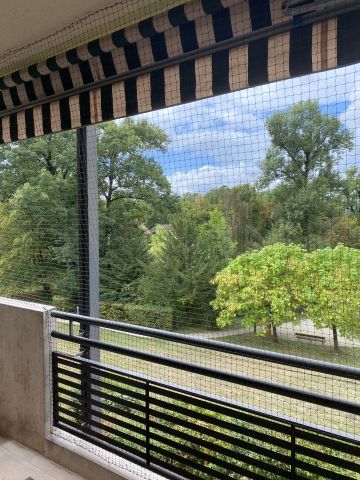 Balcon avec store