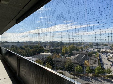 Balcon avec toile solaire
