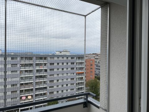 Balcon sans percer, immeuble rénové