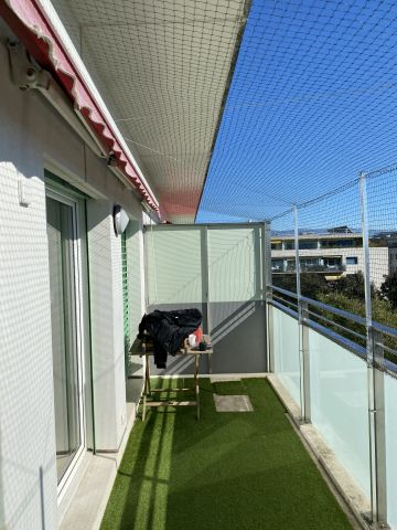 Balcon avec couverture