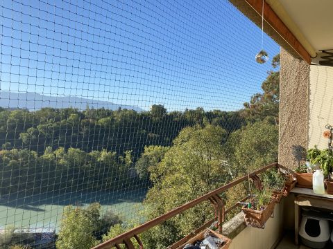 Balcon avec toile solaire