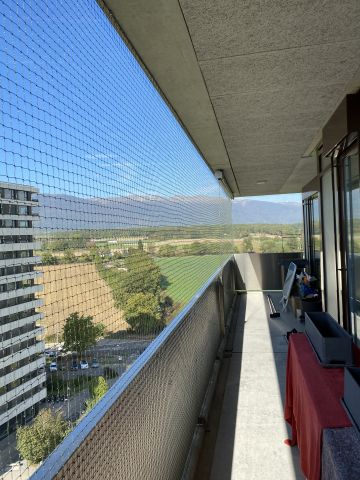 Balcon avec toile solaire