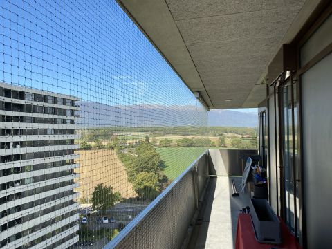 Balcon avec toile solaire