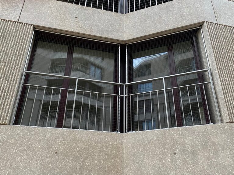 window frame with cat safety net 02